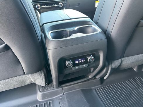New 2025 Chevrolet Traverse LT w/ LPO, Floor Liner Package image 15