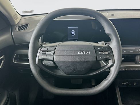 Used 2025 Kia K4 LXS image 18