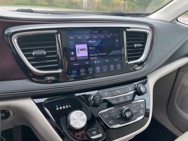 Used 2019 Chrysler Pacifica Limited FWD image 12