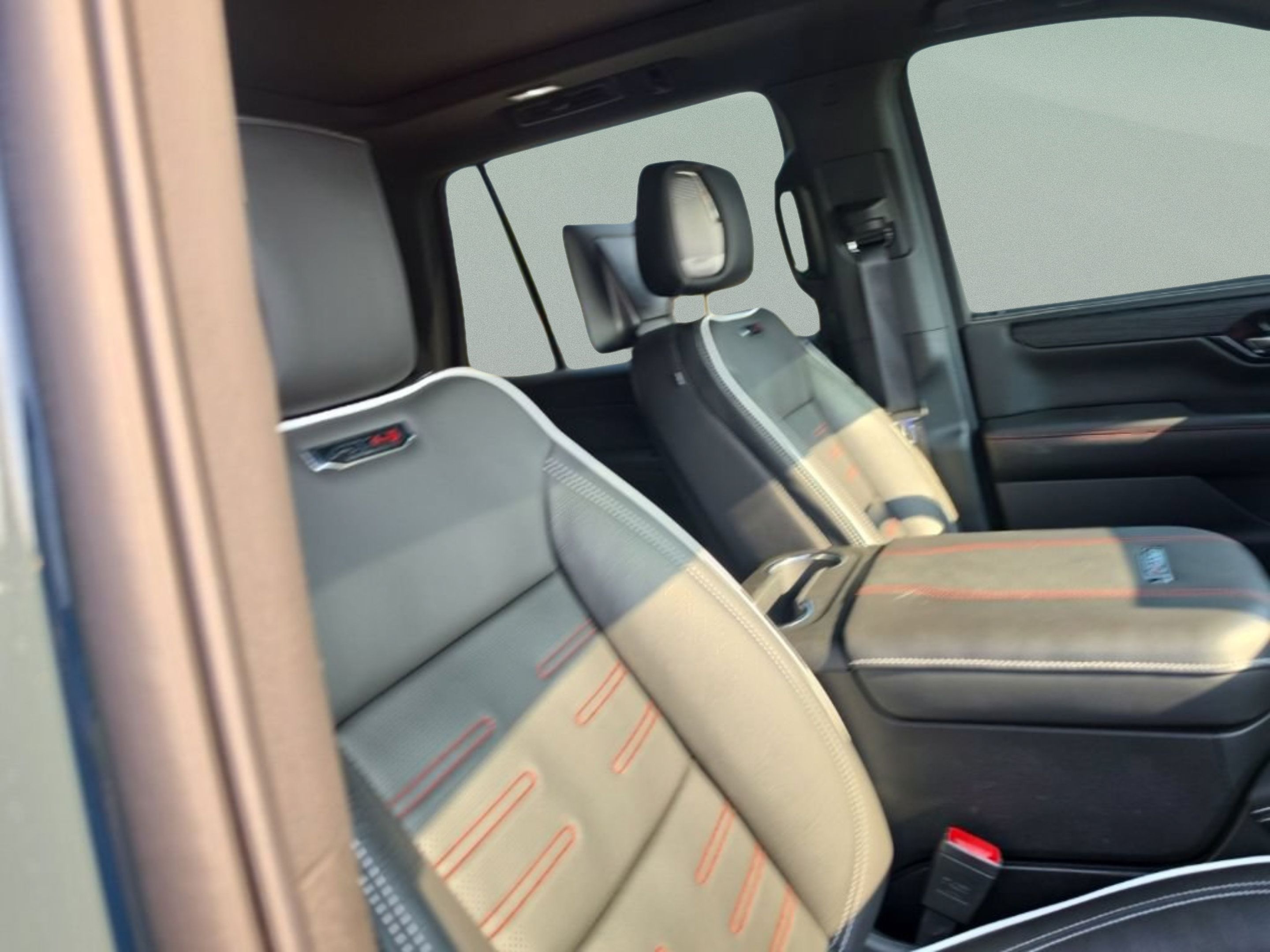 Used 2026 GMC Yukon AT4 Ultimate AWD/4WD image 31