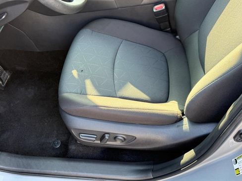 Used 2025 Toyota RAV4 XLE AWD/4WD image 22