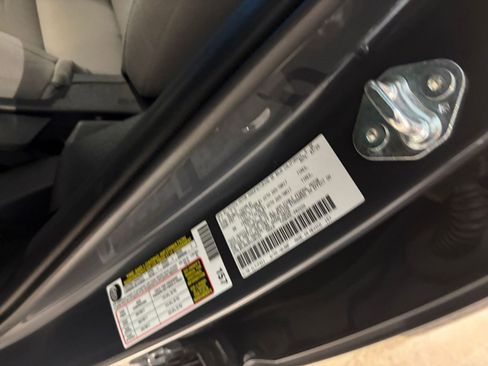 Used 2025 Toyota Tacoma TRD Off-Road image 28