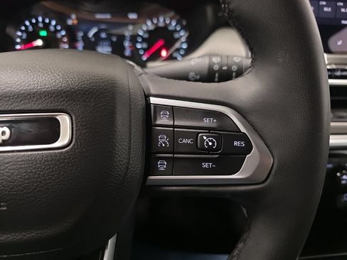 Used 2025 Jeep Compass Limited AWD/4WD image 15