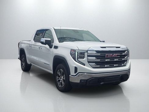 Used 2025 GMC Sierra 1500 SLT AWD/4WD image 3