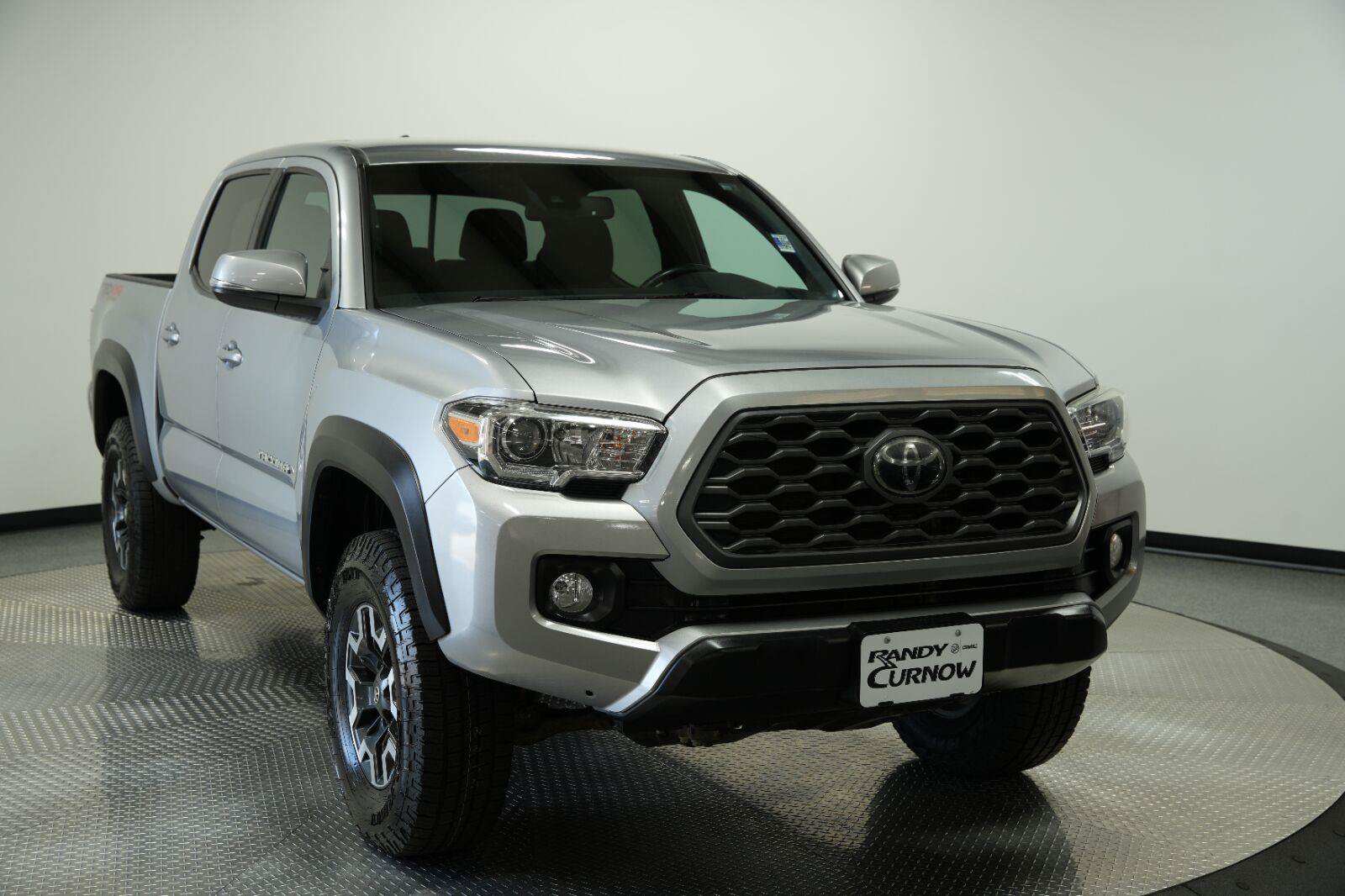 Used 2020 Toyota Tacoma TRD Off-Road w/ Technology Package AWD/4WD image 2