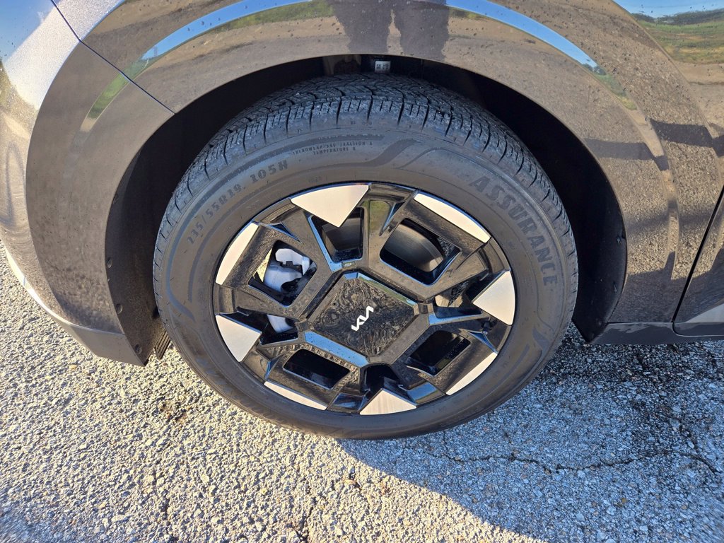 Used 2026 Kia Carnival EX FWD image 10