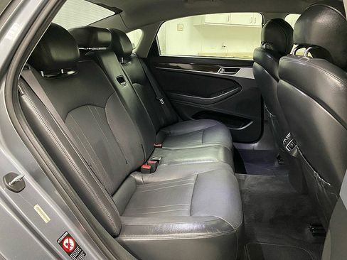 Used 2015 Hyundai Genesis 3.8 image 13