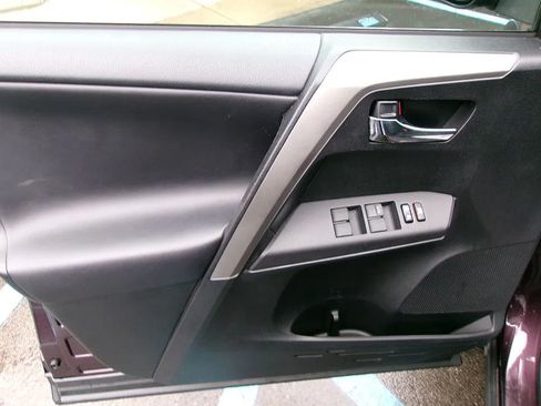 Used 2017 Toyota RAV4 XLE AWD/4WD image 14