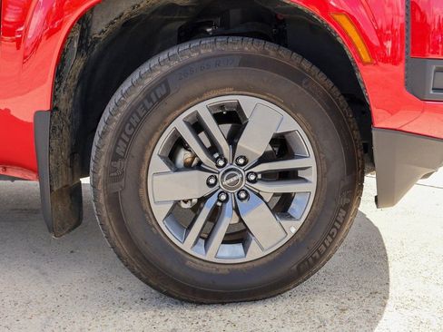 Certified 2025 Nissan Frontier SV image 25