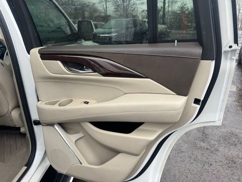 Used 2016 Cadillac Escalade Premium image 40