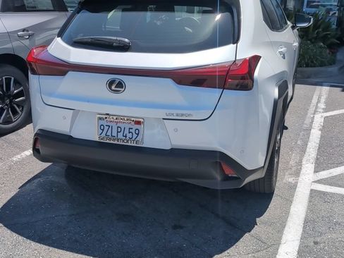 Used 2024 Lexus UX 250h FWD image 3