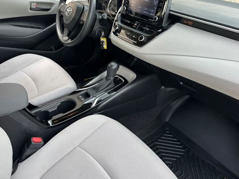 Used 2022 Toyota Corolla LE image 14