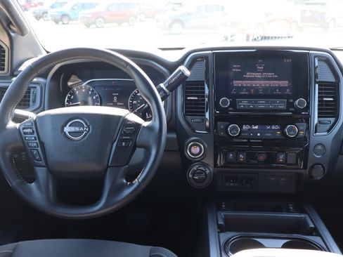 Used 2023 Nissan Titan SV w/ SV Convenience Package AWD/4WD image 13