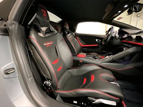 Used 2022 Lamborghini Huracan EVO image 28