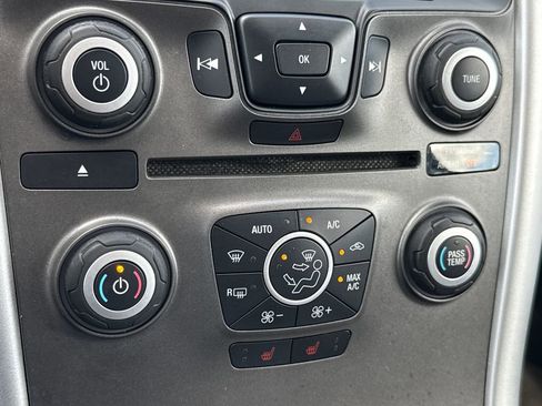 Used 2012 Ford Edge SEL FWD image 16