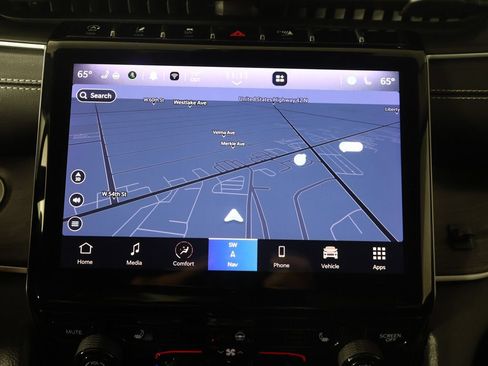Used 2023 Jeep Grand Cherokee Limited AWD/4WD image 43