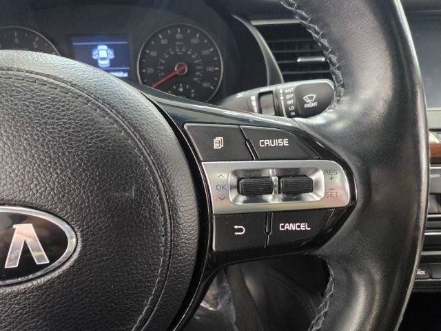 Used 2017 Kia Cadenza Premium w/ Luxury Package FWD image 13