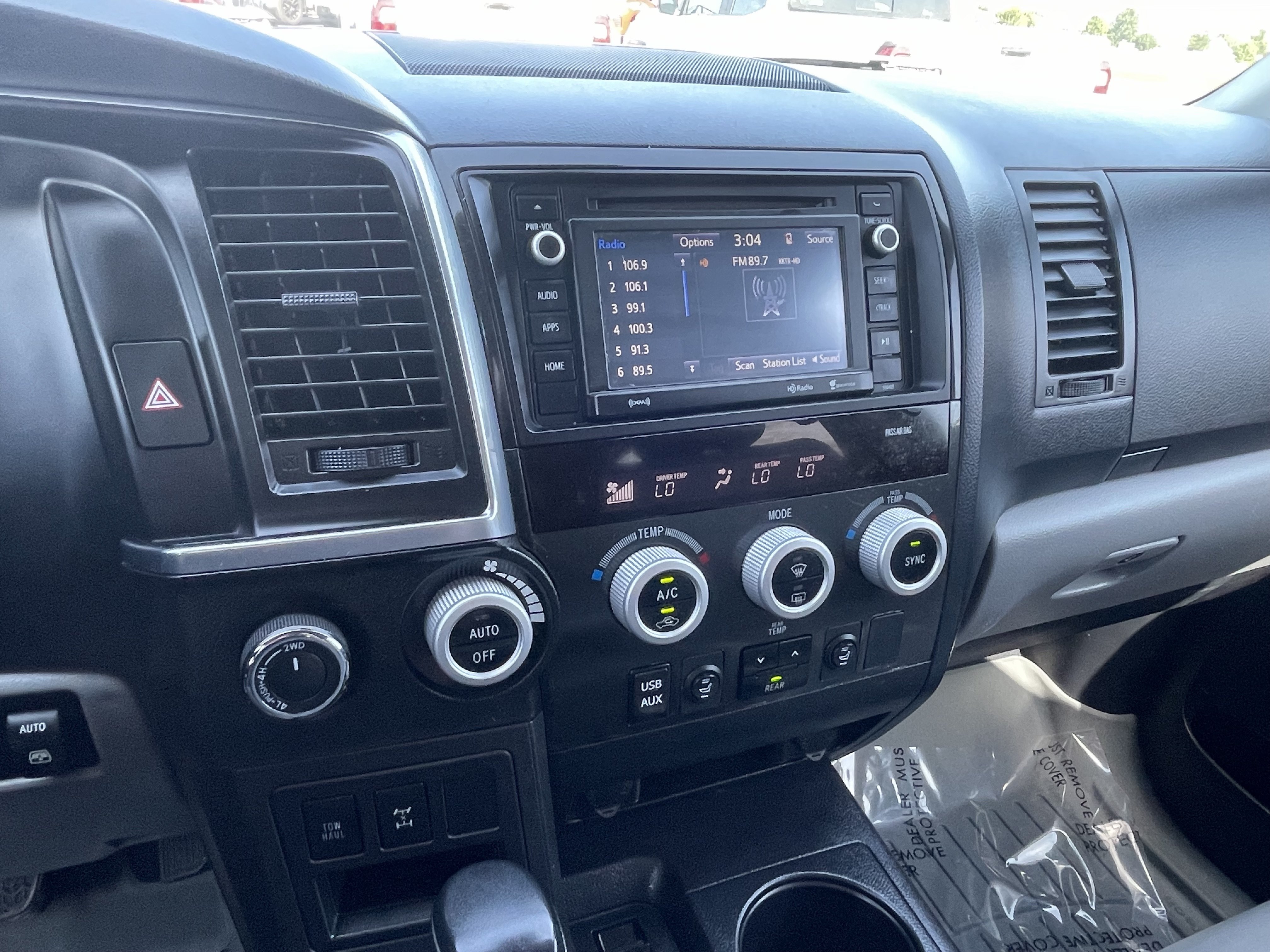Used 2019 Toyota Sequoia SR5 AWD/4WD image 32