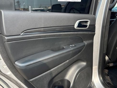 Used 2021 Jeep Grand Cherokee Limited AWD/4WD image 27