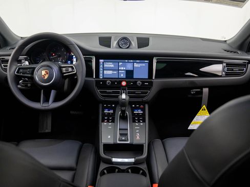 Certified 2026 Porsche Macan AWD/4WD image 11
