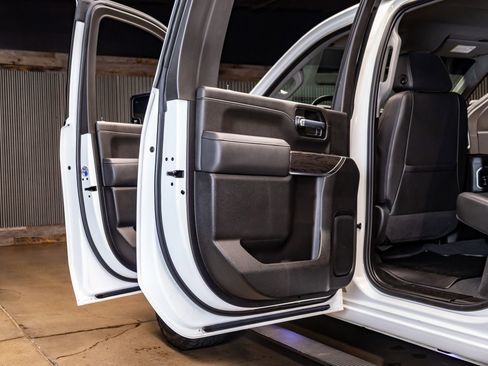 Used 2022 Chevrolet Silverado 2500 LTZ w/ LTZ Plus Package image 30