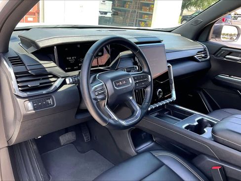 Used 2026 GMC Acadia Elevation w/ Elevation Premium Package AWD/4WD image 17