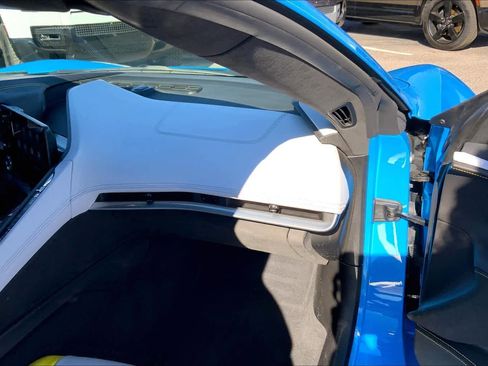 Used 2022 Chevrolet Corvette 3LT w/ Z51 Performance Package image 17