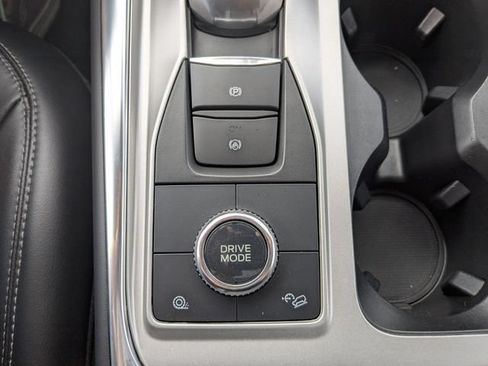 Used 2023 Ford Explorer XLT w/ Equipment Group 202A AWD/4WD image 25