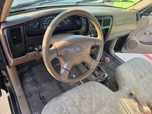 Used 2001 Toyota Tacoma 2WD Regular Cab image 27