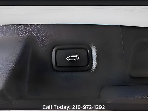 Used 2023 Hyundai Santa Fe SEL image 19