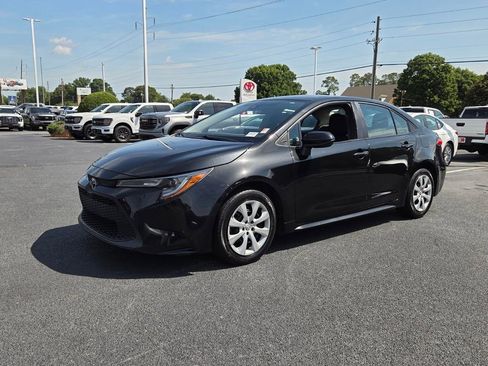 Used 2022 Toyota Corolla LE FWD image 3