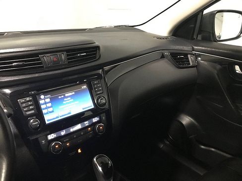 Used 2017 Nissan Rogue Sport SL w/ SL Premium Package AWD/4WD image 28