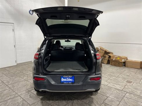 Used 2015 Jeep Cherokee Limited image 16