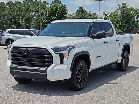 Used 2022 Toyota Tundra SR5 AWD/4WD image 2