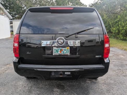 Used 2011 Chevrolet Suburban LS image 3