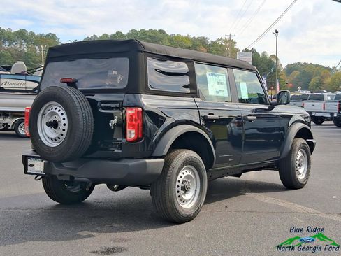 New 2025 Ford Bronco 4-Door image 5