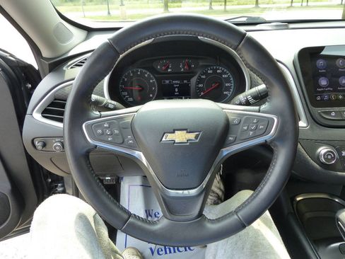 Used 2021 Chevrolet Malibu RS FWD image 24