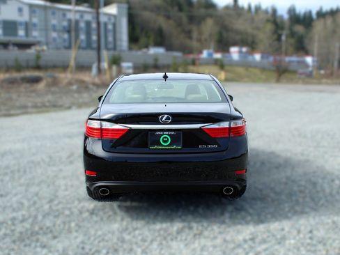 Used 2013 Lexus ES 350 w/ Luxury Pkg image 6