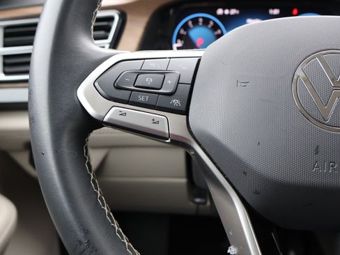 Used 2024 Volkswagen Atlas SE image 33