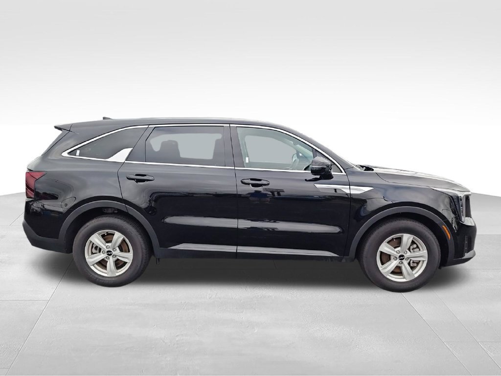 Used 2026 Kia Sorento LX FWD image 6