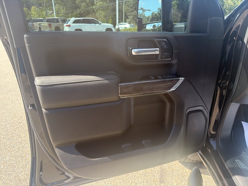 Certified 2022 Chevrolet Silverado 2500 LTZ w/ LTZ Plus Package AWD/4WD image 10