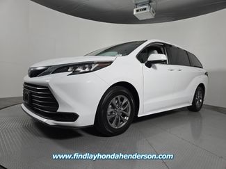 Used 2023 Toyota Sienna LE FWD video 2