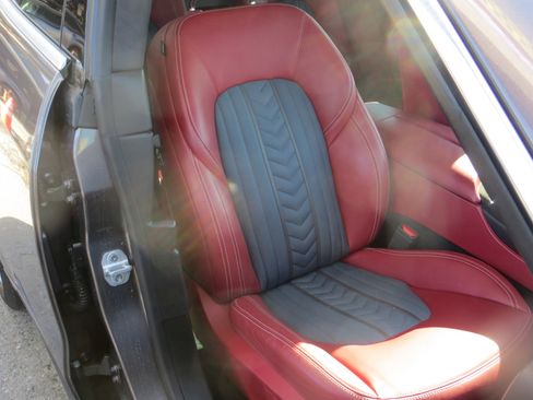 Used 2018 Maserati Levante GranLusso image 30