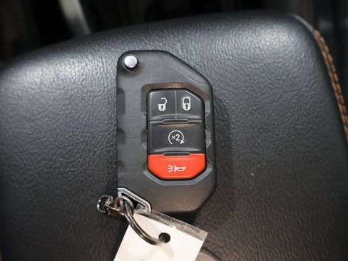 Used 2021 Jeep Gladiator Mojave w/ LED Lighting Group AWD/4WD image 23