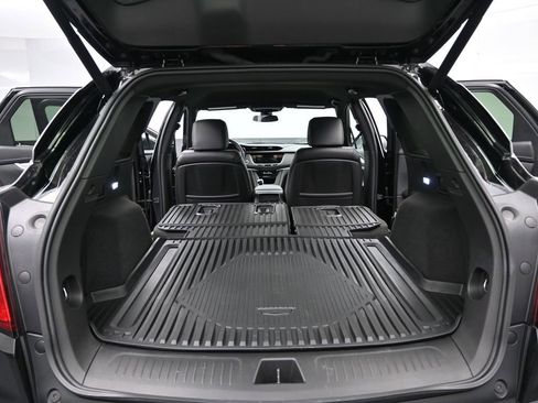 Certified 2025 Cadillac XT5 Luxury w/ LPO, Floor Liner Package AWD/4WD image 18