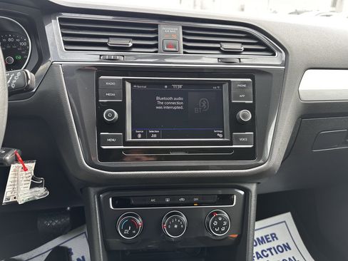 Used 2020 Volkswagen Tiguan S image 16
