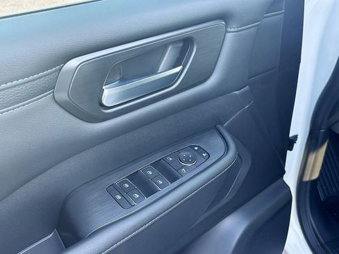 New 2026 Nissan Armada SV image 19