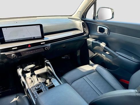 Used 2025 Kia Sorento S AWD/4WD image 24