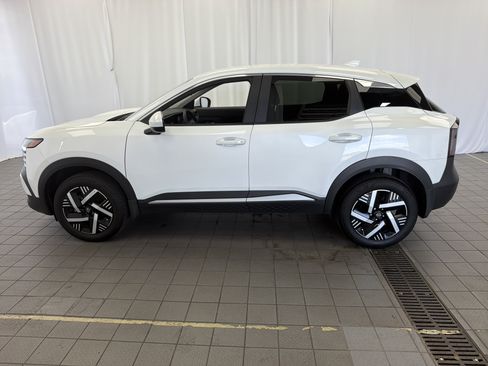 Used 2025 Nissan Kicks SV FWD image 8