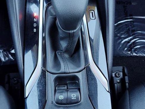 Used 2020 Toyota Corolla LE image 21
